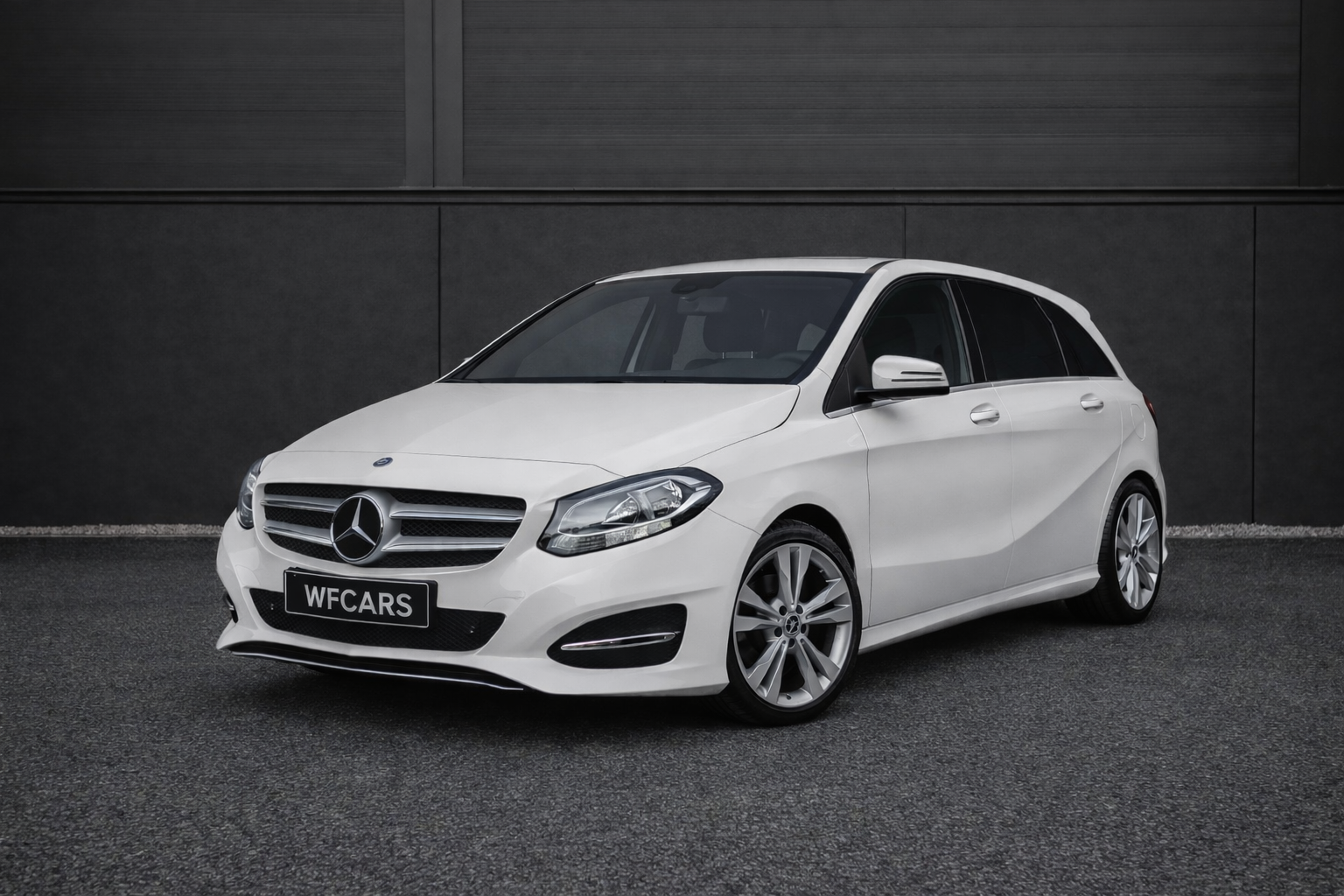 Mercedes-Benz B 180