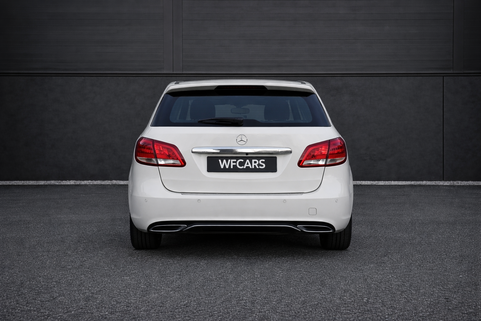 Mercedes-Benz B 180
