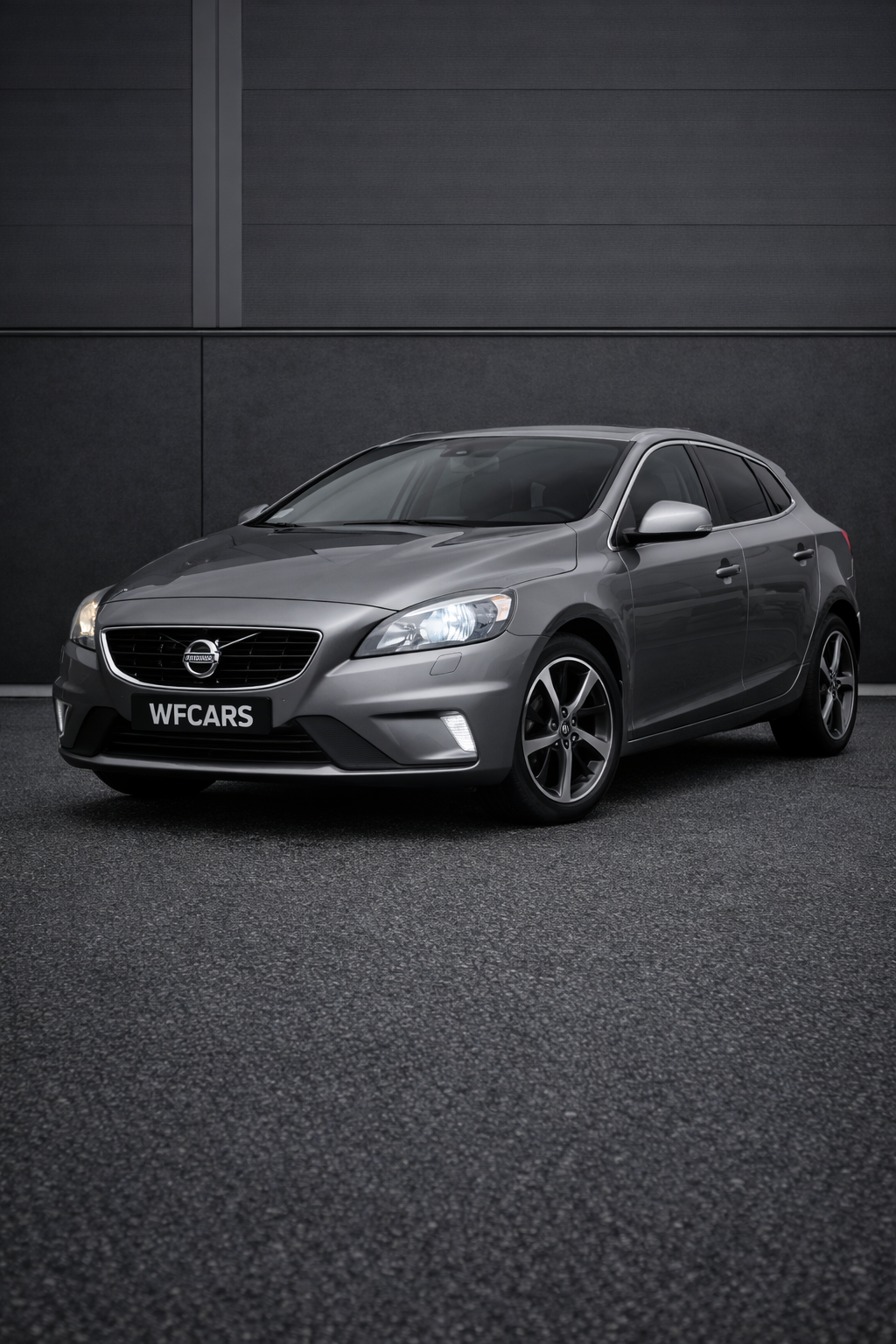 VOLVO V40 R DESIGN