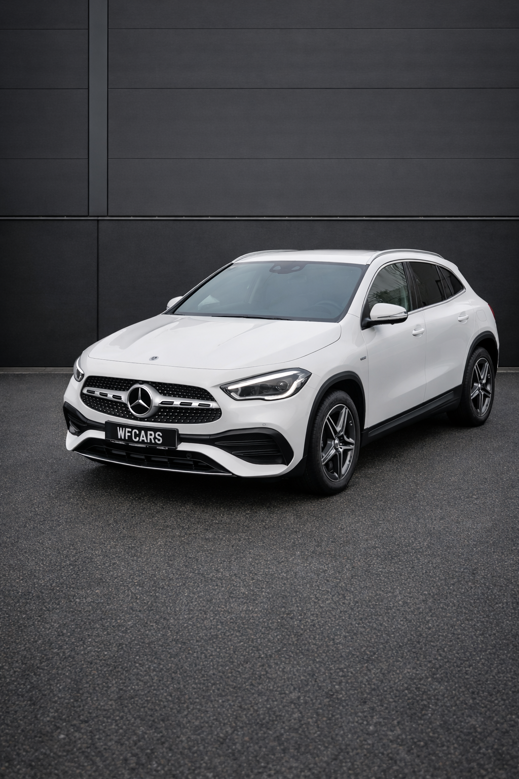 MERCEDES-BENZ GLA 250e AMG NIGHT EDITION