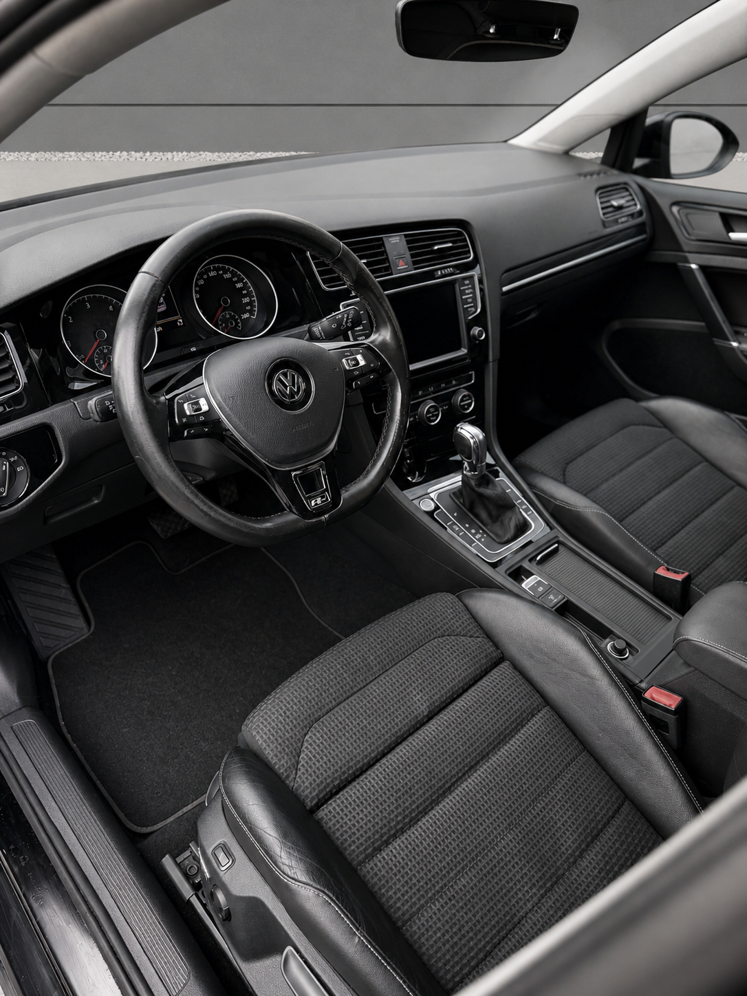 Volkswagen Golf R-line