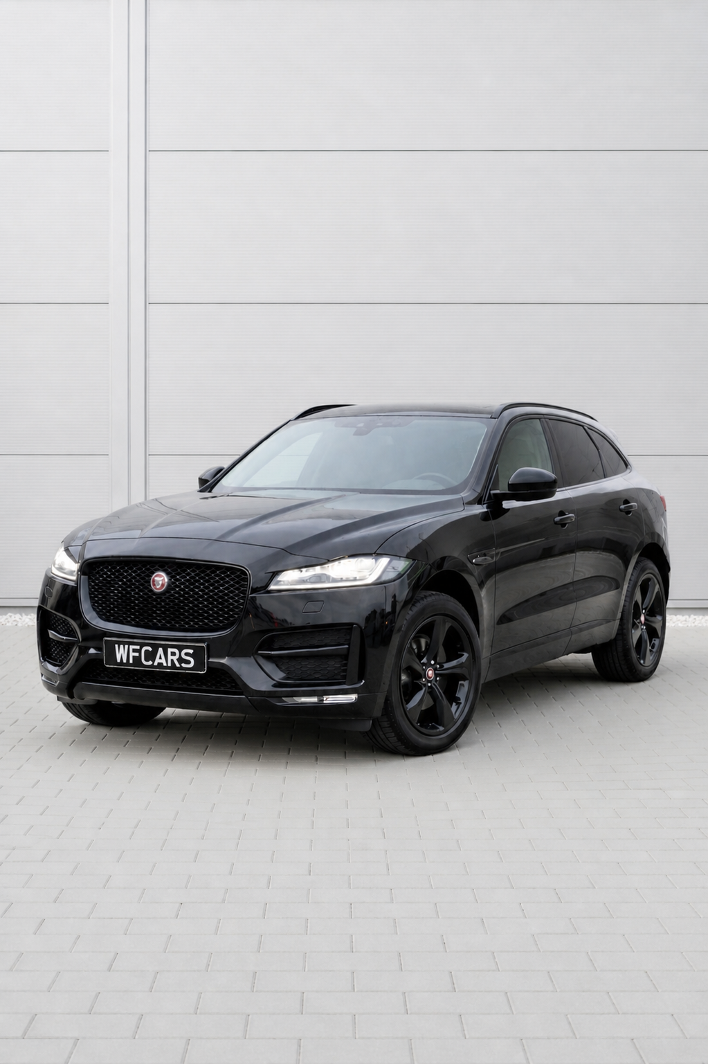 Jaguar F-PACE R SPORT